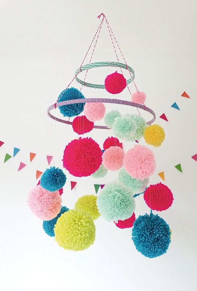 DIY pom pom chandeli...