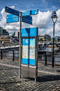 都柏林码头 - 城市码头和新的寻路标志被放置...