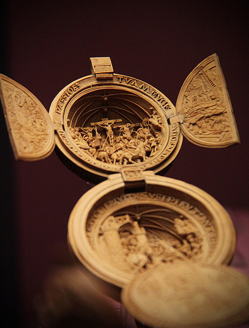 Boxwood rosary bead ...