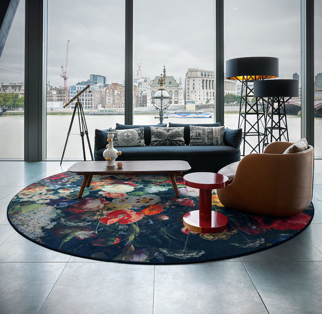 Moooi London New loc...