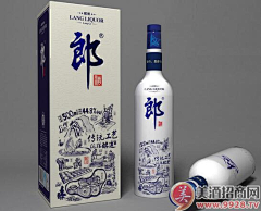 qiu丘丘采集到酒包装设计