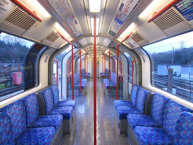 ABB生产的伦敦地铁1992系列车