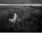 细江英公(日本)
　　日本乃至世界摄影界鬼才，是战后日本的第一代现代摄影教父大师，和暗黑舞踏宗师的大野一雄，波普教母草间弥生并称为日本国宝级人物，是目前日本最有名望的在世摄影大师森山大道的老师。