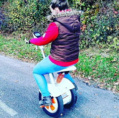 爱尔威智能科技采集到Airwheel爱尔威A3两轮智能电动平衡车