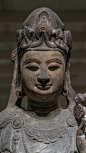 美国波士顿美术馆藏中国北周石雕观音立像。现存最大北周-隋代西安风格石雕造像，石灰岩。