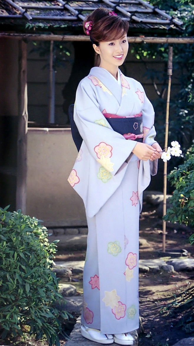 和服着着和服的女人日本的另一道美景