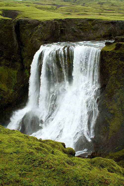  fagrifoss瀑布，冰岛
