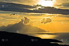 阿陀斯山附近的希腊爱琴海海岸