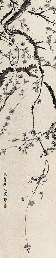 罗聘——款《墨梅》立轴欣赏  |  
清|罗聘(1733-1799)，&quot;扬州八怪&quot;之一。字遯夫，号两峰，又号衣云、花之寺僧、金牛山人、师莲老人等。祖籍安徽歙县，后迁扬州。为金农入室弟子，人物、佛像、山水、花果、梅、兰、竹等，无所不工，笔调奇创，超逸不群，别具一格。妻方婉仪，字白莲，亦擅画梅兰竹石，并工于诗。子允绍、允缵，均善画梅，人称&quot;罗家梅派&quot;。