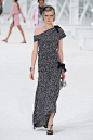 Chanel2021春夏高级成衣发布秀_2021Paris,巴黎时装周图片_T台展示_VOGUE时尚网'