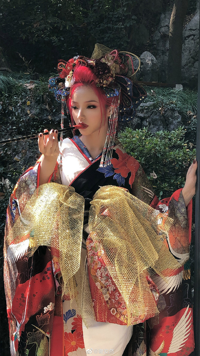  恶 女 花 魁 

#遇见冲突之美# ...