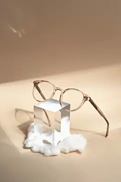 Eyewear 项目 | Behance 上的照片、视频、徽标、插图和品牌