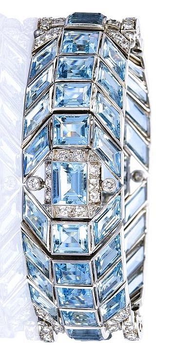 An Art Deco Aquamari...