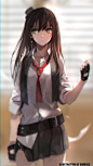 Artibee - 二次元动漫美女壁纸杂志 - Available on App Store.