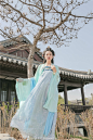 #汉服摄影# 西洲曲/ 海水梦悠悠，君愁我亦愁。南风知我意，吹梦到西洲。/