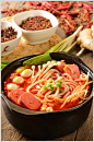 新鲜美味砂锅米线食物图片-众图网
