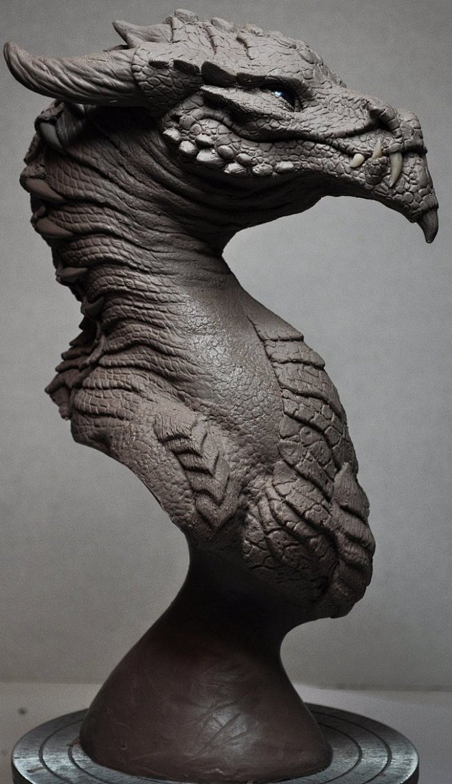 Goliath Dragon Bust ...