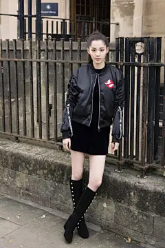 凭什么林允欧阳娜娜关晓彤这些流量小花集体为海报美妆大赏打Call？