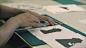 Ginza通过在纸片上的绘画和手工，展现给顾客一个动态的橱窗。