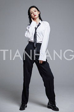 雨水一盒spring采集到pose_精英高智感_女