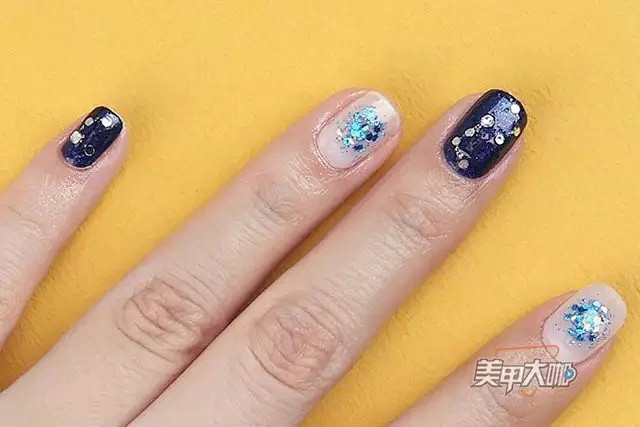对，今天的美甲款式就是要美哭你！#时尚#...