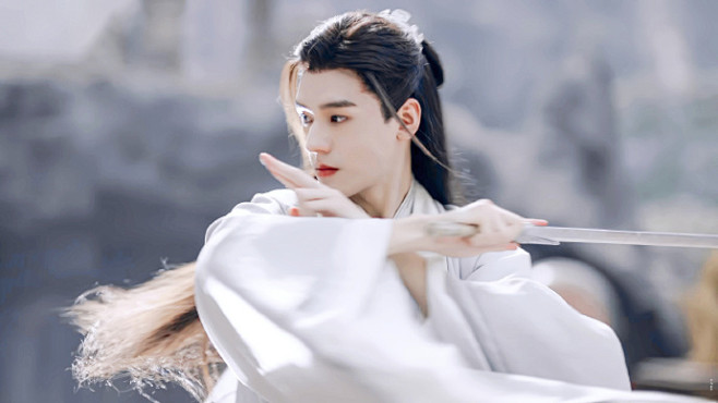 #山河令#
好像都很喜欢老温舞剑这段啊，...