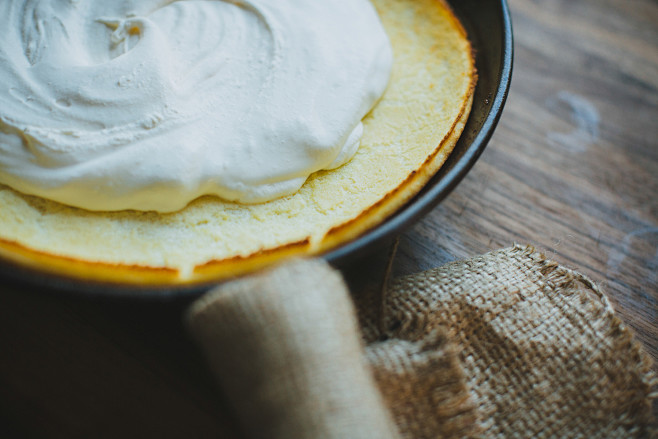 Dutch Baby with Pers...