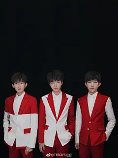TFBOYS#亥年添福至，福运迎春来# 今年也一起过年啦第四次登上春晚舞台的添福少年@TFBOYS-王俊凯 @TFBOYS-王源 @TFBOYS-易烊千玺 带来《我们都是追梦人》，约定好一起迎接更加努力奔跑的新年，愿2019年诸事顺利，做最满怀信心的追梦人 ​​​​...展开全文c