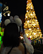 Photo by 在日美容師｜youtube護膚頻道 on December 19, 2023. May be an image of 1 person, christmas tree and tinsel.