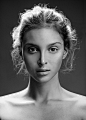Portraits : Simple and pure portraits with almost no MakeUp