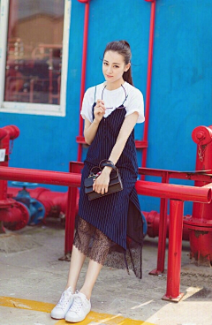 彩月Saigetsu采集到服装模特拍照方式