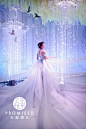 天玺婚礼策划【盼 】 By @天玺婚礼策划 : #天玺婚礼作品#你带着缤纷的笑意降落凡间，散落的发髻，缱绻的藤蔓，只为这一场佳期如梦的好时光。14年，对你来说是一段漫长的时光，但今天，你迎来了欢笑和幸福，迎来了皆大欢喜，未来，你会继续守望，看时光辗转、山花烂漫；寻找冬去春来中最走心的自己！布置于重庆富力凯悦酒店