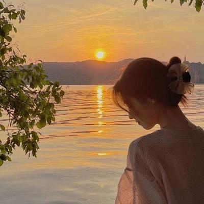 美女头像图片真实的，想做一个连发丝都温柔...