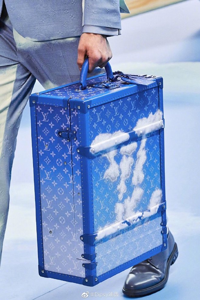 Louis Vuitton F/W 20...