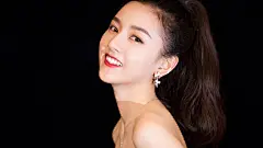 马尾辫美女宋祖儿高清黄色抹胸连衣裙写真壁纸图片 - 搜优图片网