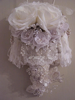SalyPeng今日新娘高级婚纱设计师采集到时尚衣装