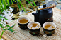 】遇水舍己，而成茶饮，是为布施；叶蕴茶香，犹如戒香，是为持戒；忍蒸炒酵，受挤压揉，是为忍辱；除懒去惰，醒神益思，是为精进；和敬清寂，茶味一如，是为禅定；行方便法，济人无数，是为智慧。