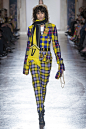 Versace Fall 2018 Ready-to-Wear Fashion Show : The complete Versace Fall 2018 Ready-to-Wear fashion show now on Vogue Runway.