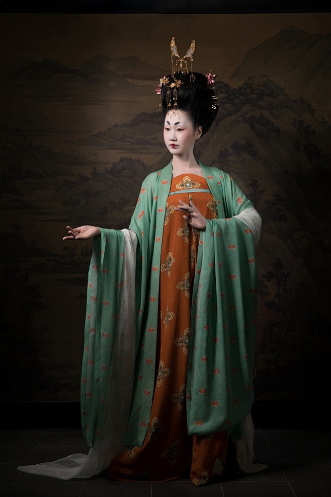 桑纈 【五代江南—南唐宫月】红绿色飞蛾宝...