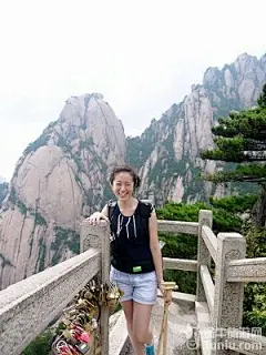 接下来就是鳌鱼峰啊、一线天等景点，接着就爬光明顶，晚上就要住在光明顶上的气象山庄...