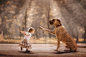 小孩&大狗该是怎样的信任，才有这般情景出现。｜俄罗斯摄影师Andy Seliverstoff