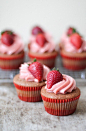 Strawberry Cupcakes #赏味期限# #蛋糕# #饼干#