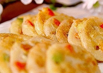 【DIY莲藕煎饼】材料：莲藕1根，胡萝卜...