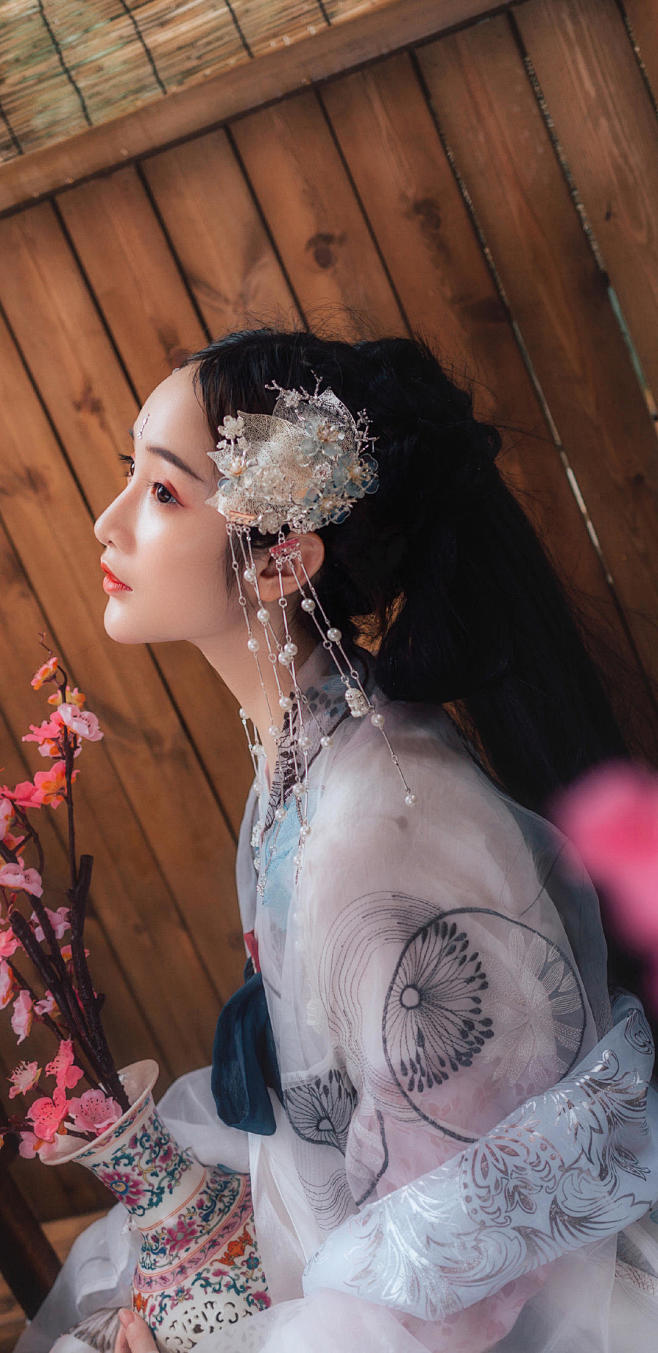 美女图集，第142期：哪位小姐姐，你会更...