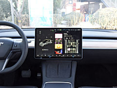 干净大方采集到model 3