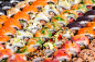 寿司,特写,紫菜,寿司卷,鱼子酱,三文鱼,水平画幅,传统,生食,膳食