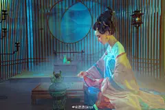 #元宵节##元宵节快乐##今天穿什么#
愿不负时光，不负努力，人心人安，花好月圆，元宵节快乐！ 

在此送上元宵节礼物：5个幸运儿每人1件春款衬衫 （男女都能穿，报码数就行了），赶快来！O网页链接

出镜@逆逆Ginni 
摄影@penny-欧巴 ​​​​