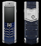 VERTU SIGNATURE 
海军蓝鳄鱼皮
¥142,500.00

抛光不锈钢
海军蓝鳄鱼皮
银色 PVD 涂层陶瓷听枕
银色 PVD 涂层蓝宝石外层组件
附送同系列海军蓝鳄鱼皮手机套