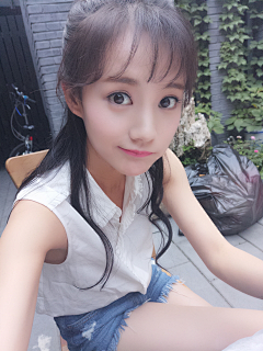 黑夜中采集到少女