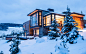 
他们以为自己超凡脱俗，但实际上却在不择手段的对付着生活。——梭罗《瓦尔登湖》

General 1920x1200 house modern winter snow trees building architecture